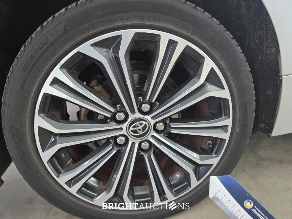 Toyota Corolla Touring Sports Hybrid Trek 1.8 170pk 2019, J-613-XB
