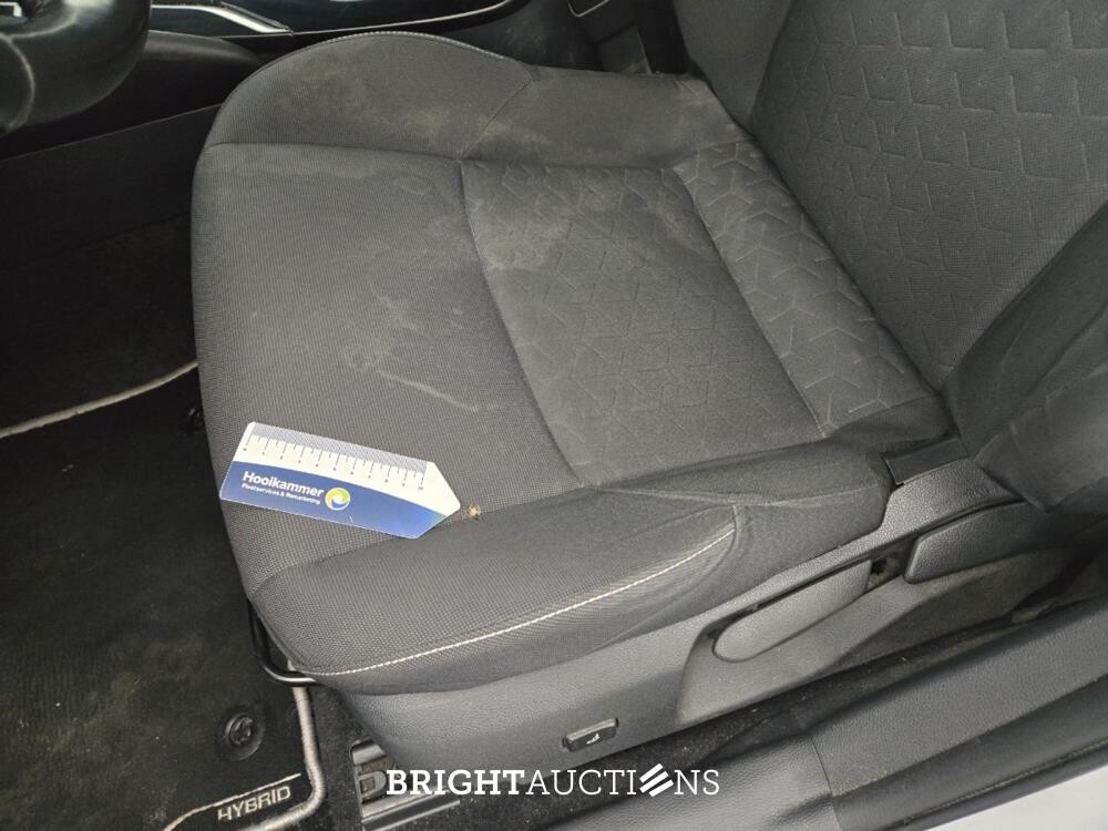 Toyota Corolla Touring Sports Hybrid Trek 1.8 170pk 2019, J-613-XB