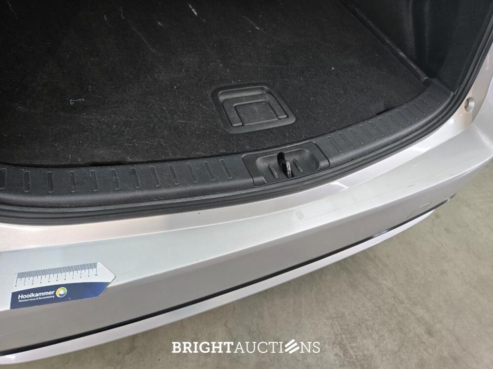 Toyota Corolla Touring Sports Hybrid Trek 1.8 170pk 2019, J-613-XB
