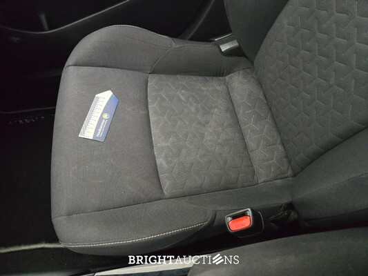 Toyota Corolla Touring Sports Hybrid Trek 1.8 170pk 2019, J-613-XB