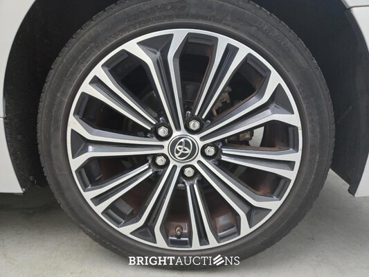 Toyota Corolla Touring Sports Hybrid Trek 1.8 170pk 2019, J-613-XB