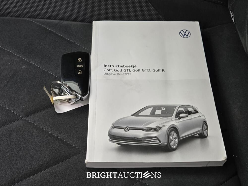 Volkswagen Golf eTSI Life Business 1.0 110pk 2021 (Origineel-NL), L-256-XT