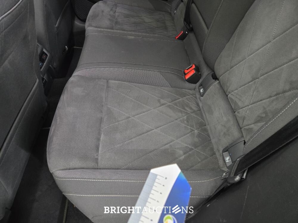 Volkswagen Golf eTSI Life Business 1.0 110pk 2021 (Origineel-NL), L-256-XT