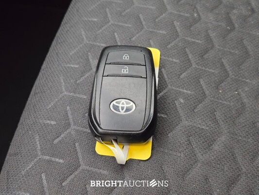 Toyota Yaris Cross Hybrid Dynamic 1.5 173pk 2022 (Origineel-NL), R-346-PL
