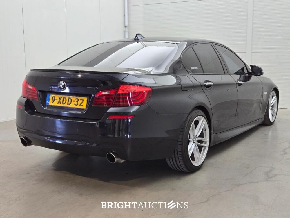 BMW 520i Executive 184pk 2014 (Origineel-NL) 5-Serie, 9-XDD-32