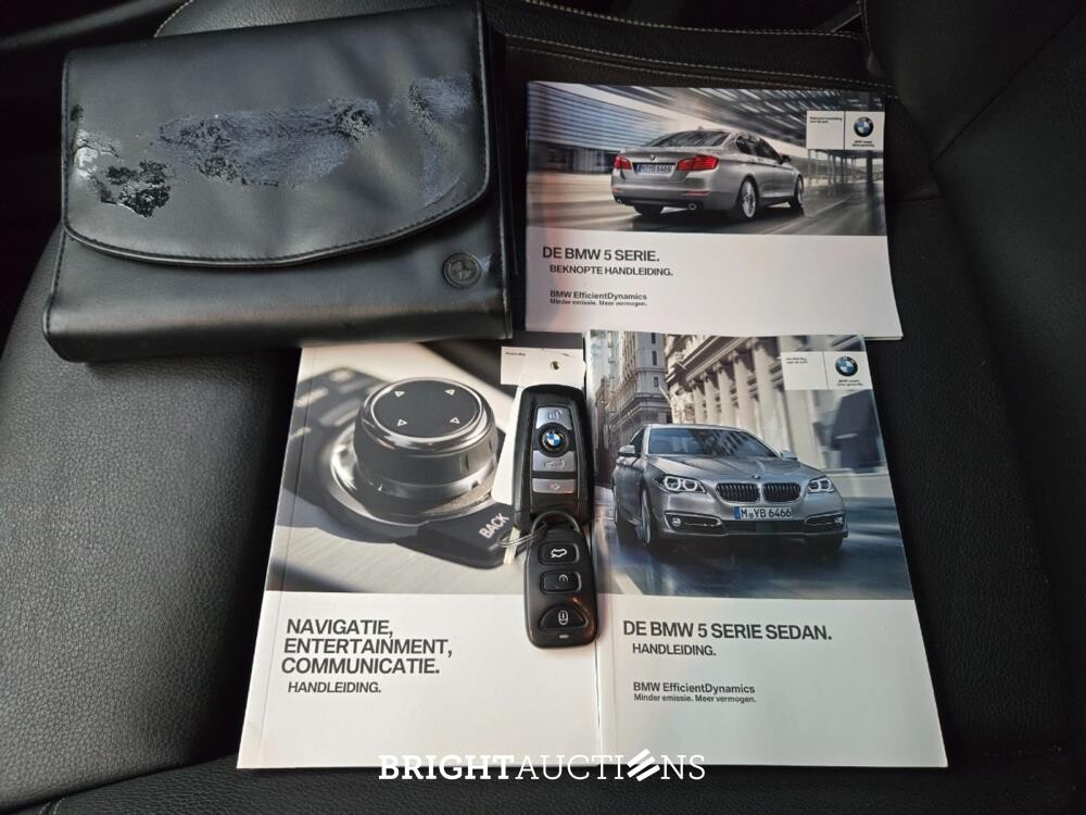 BMW 520i Executive 184pk 2014 (Origineel-NL) 5-Serie, 9-XDD-32