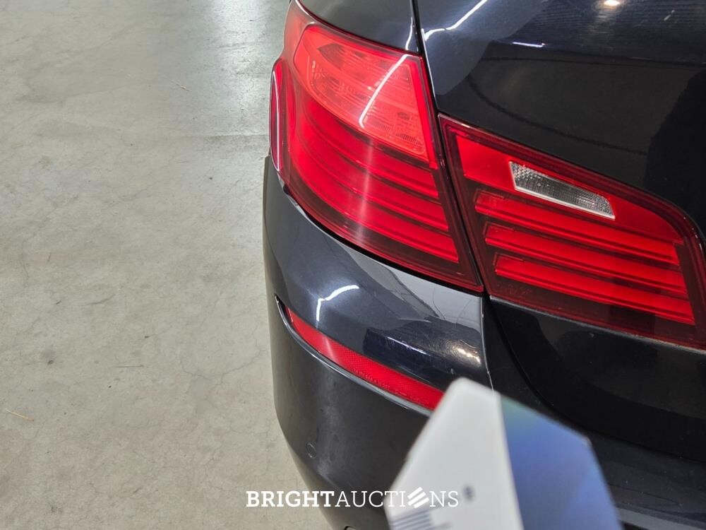 BMW 520i Executive 184pk 2014 (Origineel-NL) 5-Serie, 9-XDD-32