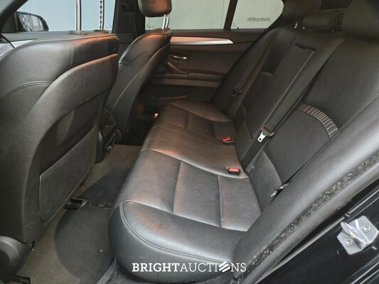 BMW 520i Executive 184pk 2014 (Origineel-NL) 5-Serie, 9-XDD-32
