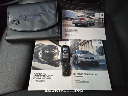 BMW 520i Executive 184pk 2014 (Origineel-NL) 5-Serie, 9-XDD-32