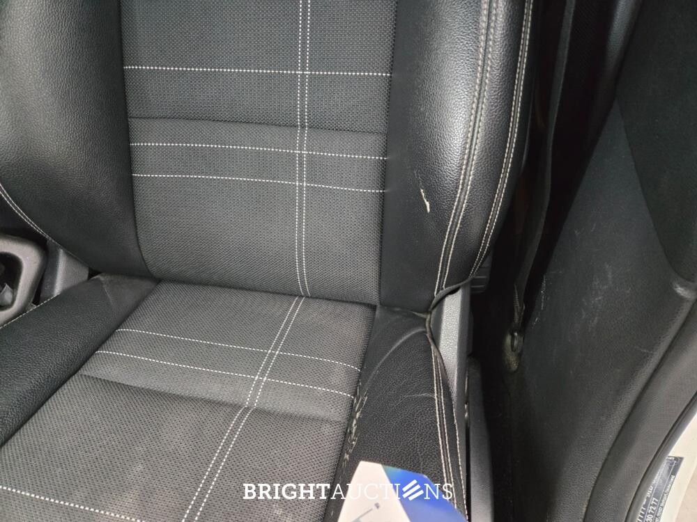 Mercedes-Benz A180 Ambition 122pk 2013 A-klasse, L-486-DL
