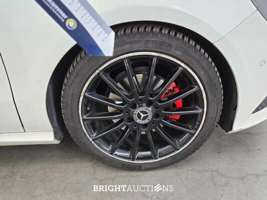 Mercedes-Benz A180 Ambition 122pk 2013 A-klasse, L-486-DL