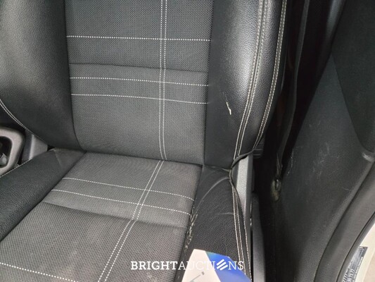 Mercedes-Benz A180 Ambition 122pk 2013 A-klasse, L-486-DL