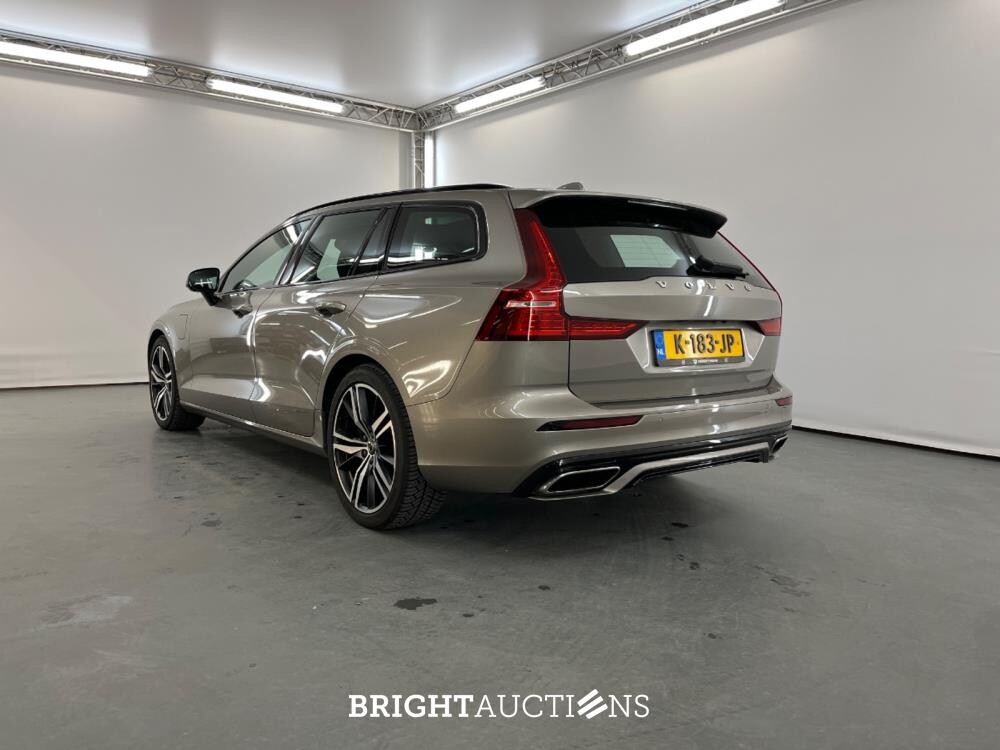 Volvo V60 T8 Recharge R-Design 2.0 AWD 405pk 2021 (Origineel-NL), K-183-JP