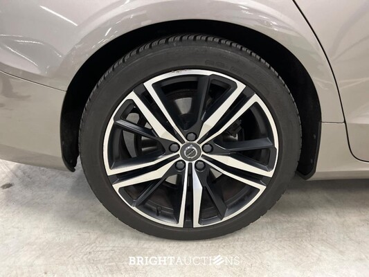 Volvo V60 T8 Recharge R-Design 2.0 AWD 405pk 2021 (Origineel-NL), K-183-JP