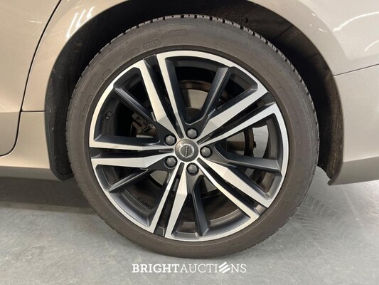 Volvo V60 T8 Recharge R-Design 2.0 AWD 405pk 2021 (Origineel-NL), K-183-JP