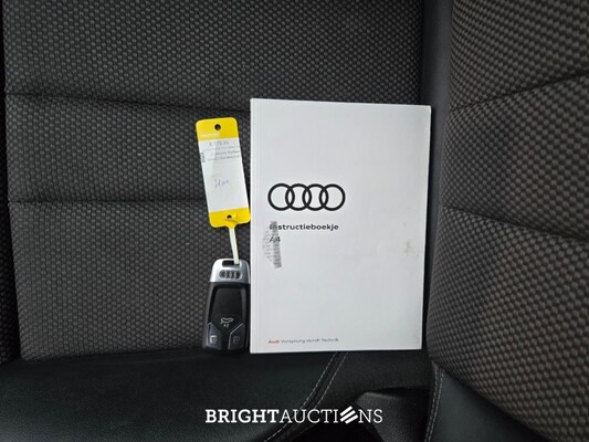 Audi A4 Avant 35 S edition Competition TFSI 150pk 2021 (Origineel-NL), K-175-XS