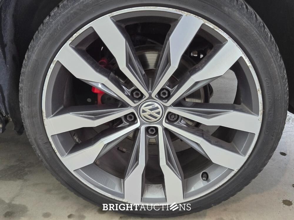 Volkswagen T-Roc 4Motion Sport 2.0 TSI 190pk 2019, T-682-RB