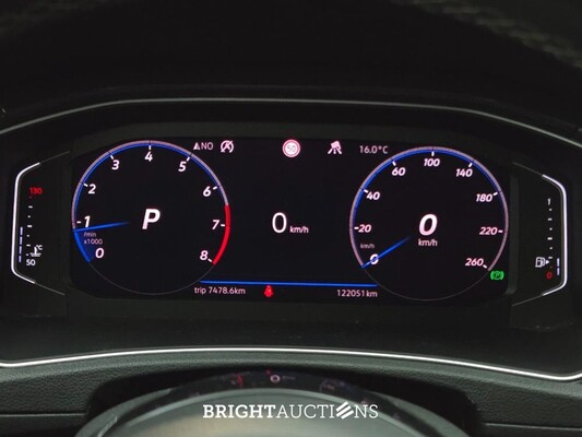 Volkswagen T-Roc 4Motion Sport 2.0 TSI 190pk 2019, T-682-RB