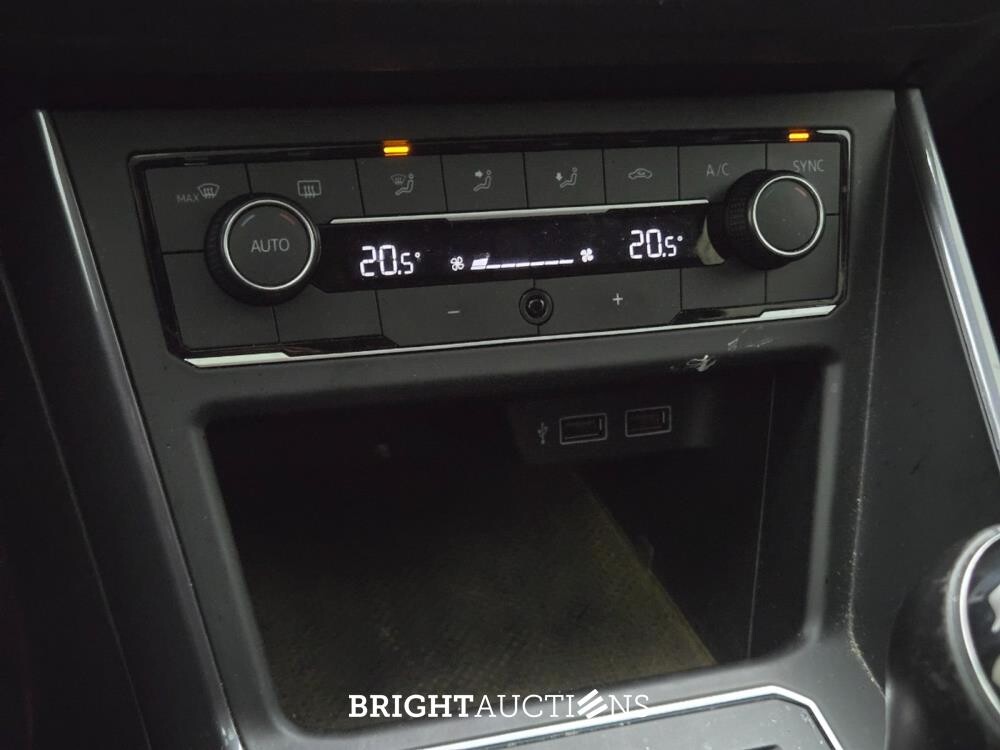 Volkswagen Polo Highline Business R 1.0 TSI 95pk 2020 (Origineel-NL), J-633-FX