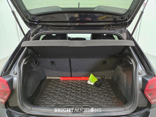 Volkswagen Polo Highline Business R 1.0 TSI 95pk 2020 (Origineel-NL), J-633-FX