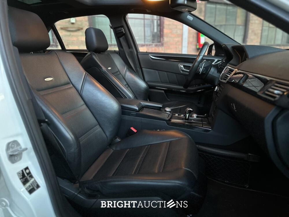 NO RESERVE: Mercedes-Benz E63 AMG 6.2 V8 -CARBON- 525pk 2010 (Origineel-NL) E-Klasse, 47-LKB-6
 