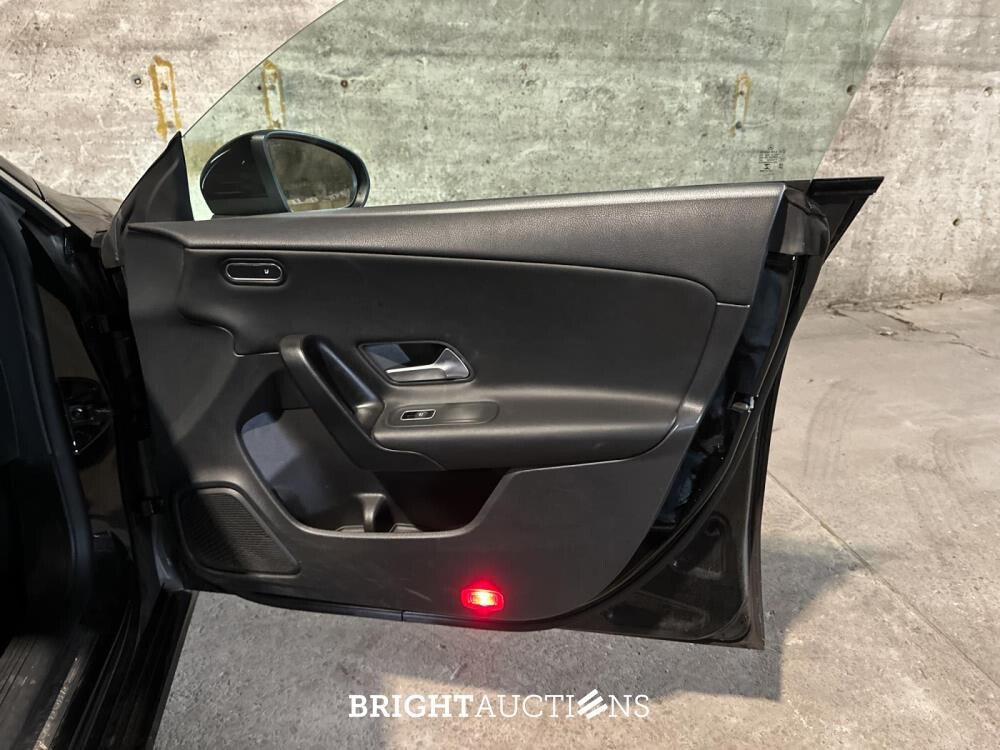 Mercedes-Benz CLA 200 Shooting Brake Business Solution CLA-klasse 163pk 2021 (Origineel-NL+1e eigenaar), K-870-ZK