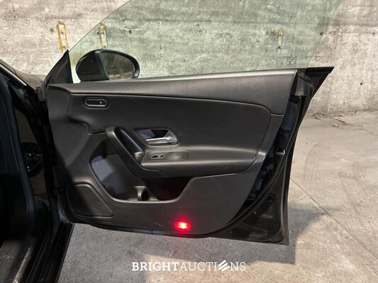 Mercedes-Benz CLA 200 Shooting Brake Business Solution CLA-klasse 163pk 2021 (Origineel-NL+1e eigenaar), K-870-ZK