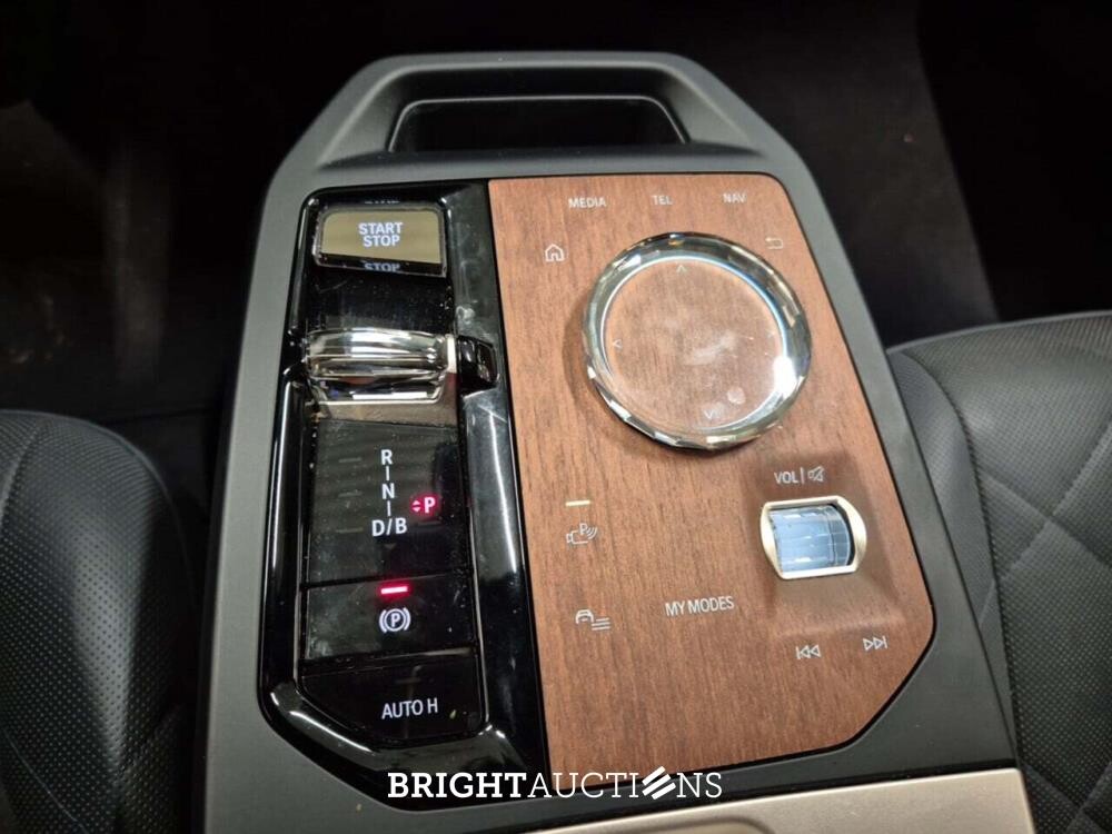 BMW iX xDrive40 272pk 2023, 2DHA020