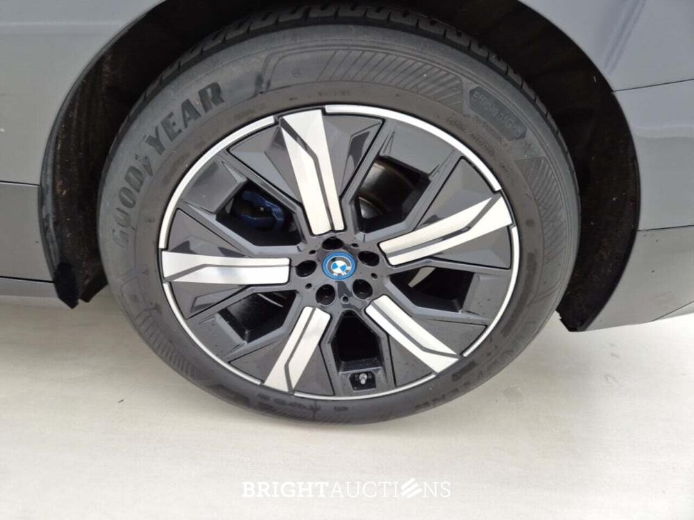BMW iX xDrive40 272pk 2023, 2DHA020