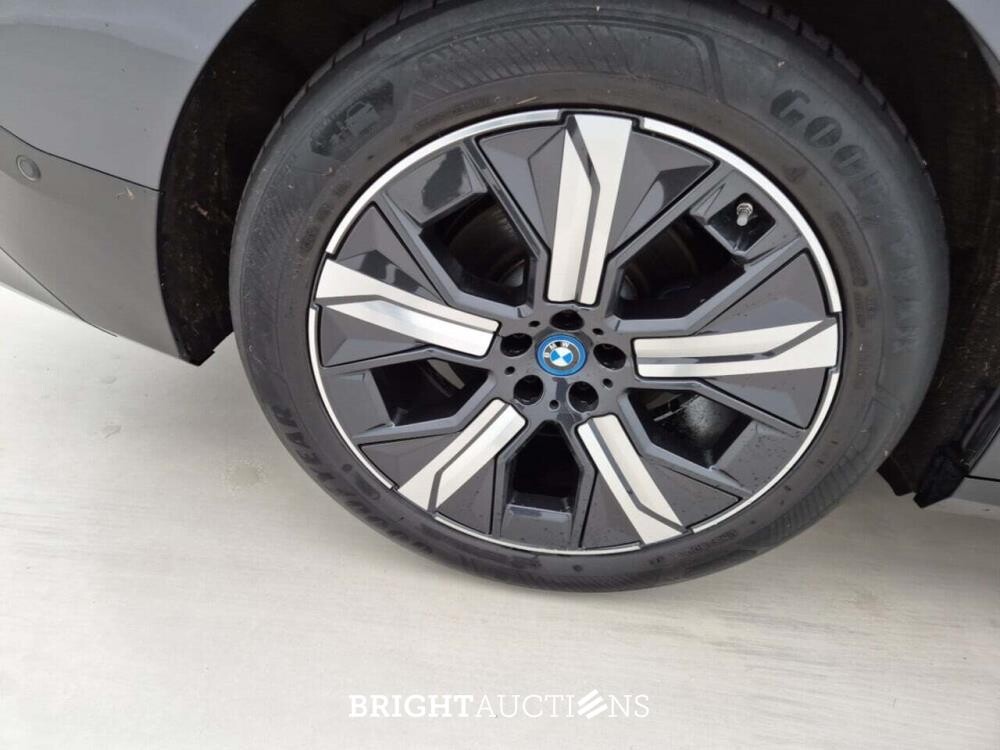 BMW iX xDrive40 272pk 2023, 2DHA020