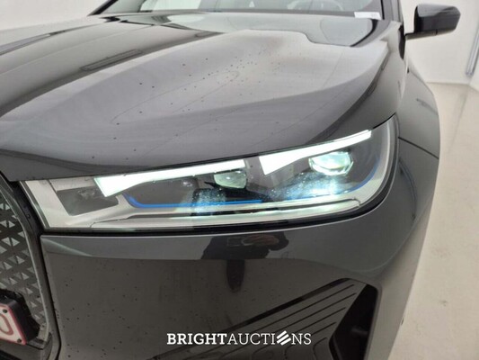 BMW iX xDrive40 272pk 2023, 2DHA020