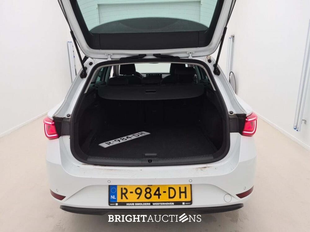SEAT Leon ST Business Intense 1.0 TSI 110pk 2022 (Origineel-NL), R-984-DH