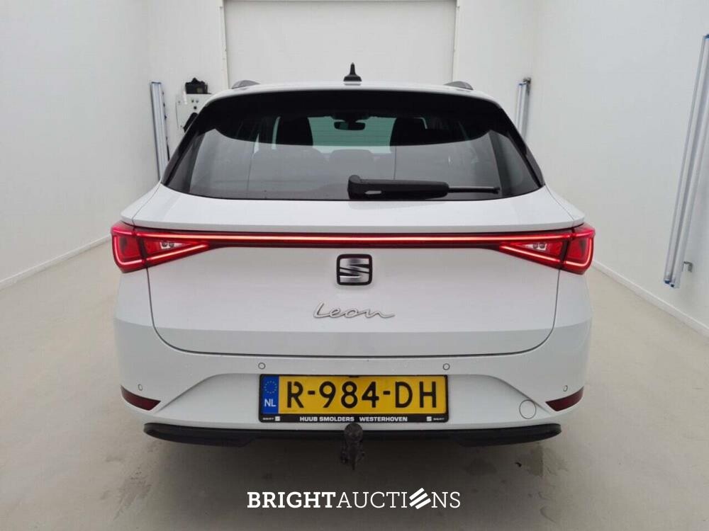 SEAT Leon ST Business Intense 1.0 TSI 110pk 2022 (Origineel-NL), R-984-DH