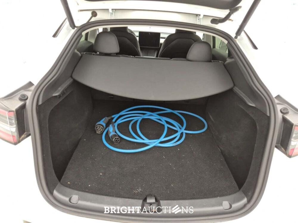Tesla Model Y Long Range AWD 75 kWh 351pk 2023 (Origineel-NL), T-610-DJ