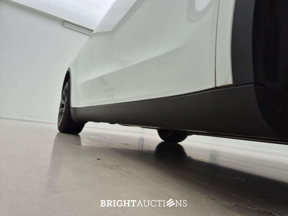 Tesla Model Y Long Range AWD 75 kWh 351pk 2023 (Origineel-NL), T-610-DJ
