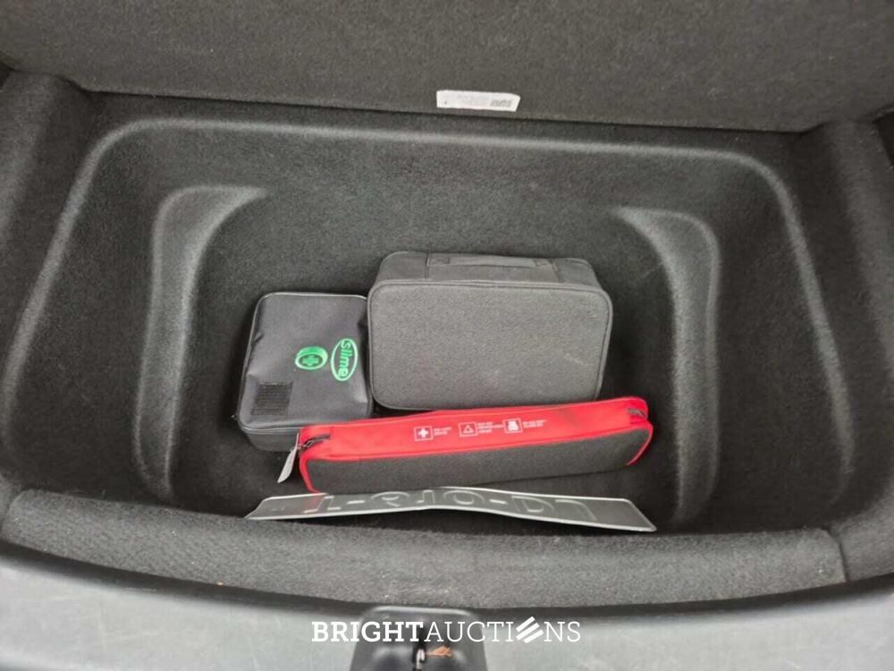 Tesla Model Y Long Range AWD 75 kWh 351hp 2023 (Original-NL), T-610-DJ