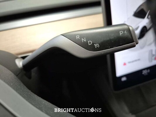 Tesla Model Y Long Range AWD 75 kWh 351pk 2023 (Origineel-NL), T-610-DJ