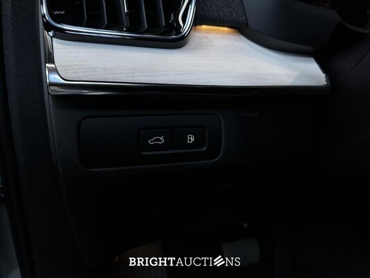 Volvo XC90 T8 AWD Plus Dark 457pk 2025 7-Persoons (1.100 KM) Fabrieksgarantie