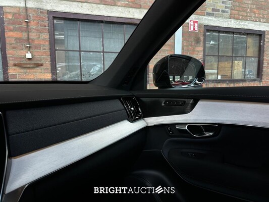 Volvo XC90 T8 AWD Plus Dark 457pk 2025 7-Persoons (1.100 KM) Fabrieksgarantie