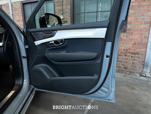 Volvo XC90 T8 AWD Plus Dark 457pk 2025 7-Persoons (1.100 KM) Fabrieksgarantie