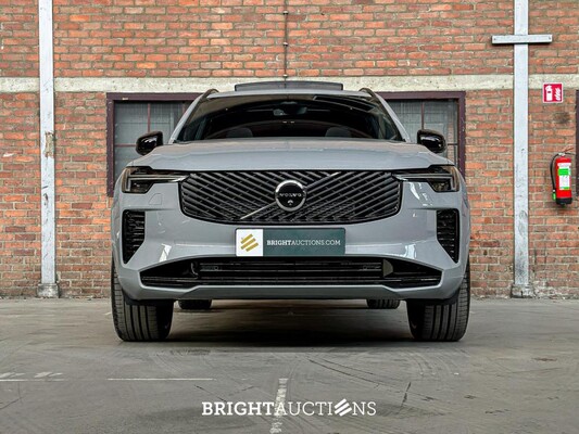 Volvo XC90 T8 AWD Plus Dark 457pk 2025 7-Persoons (1.100 KM) Fabrieksgarantie