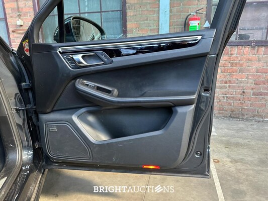 Porsche Macan S 3.0 V6 354pk 2019 Sport-Chrono, R-426-XL