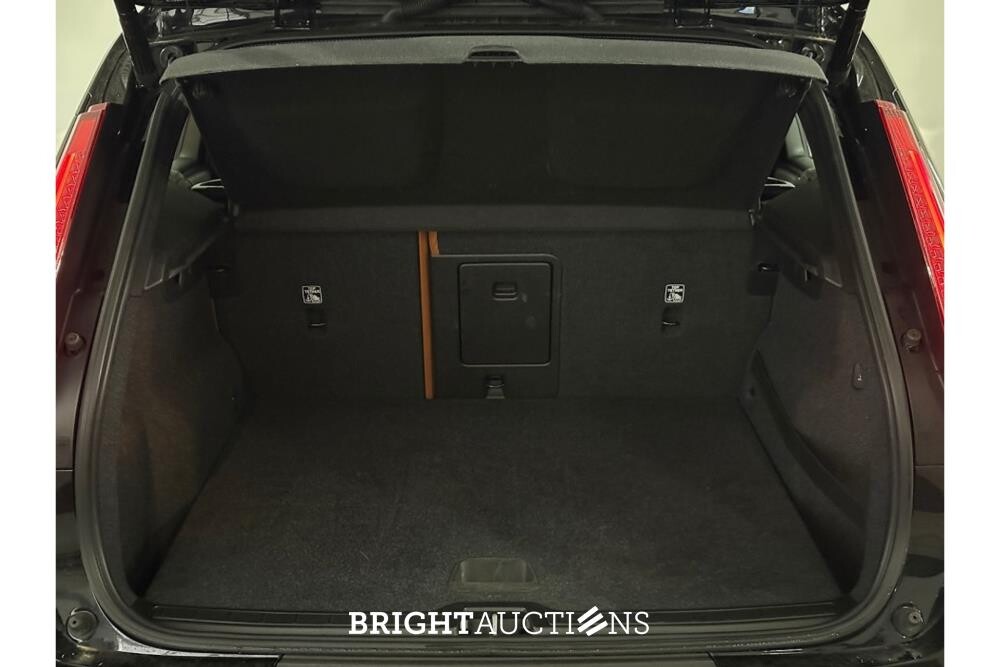 Volvo XC40 T3 Momentum Pro 1.5 163pk 2019, G-553-VP
