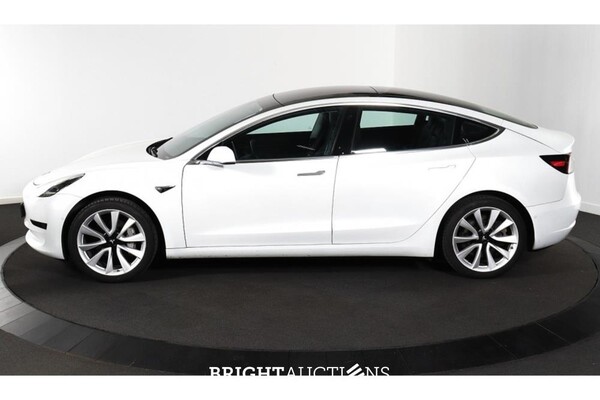Tesla Model 3 Standard RWD Plus 60 kWh 238pk 2019 (Origineel-NL), G-784-FR