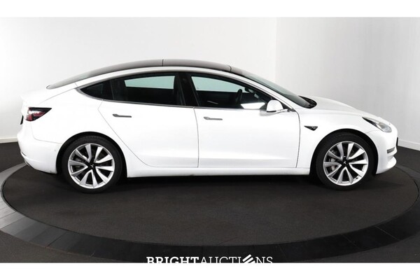 Tesla Model 3 Standard RWD Plus 60 kWh 238pk 2019 (Origineel-NL), G-784-FR