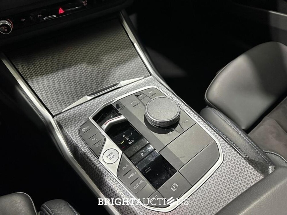 BMW 320e 3-serie M-pakket 272pk 2024 3-Serie, KFP-27-P