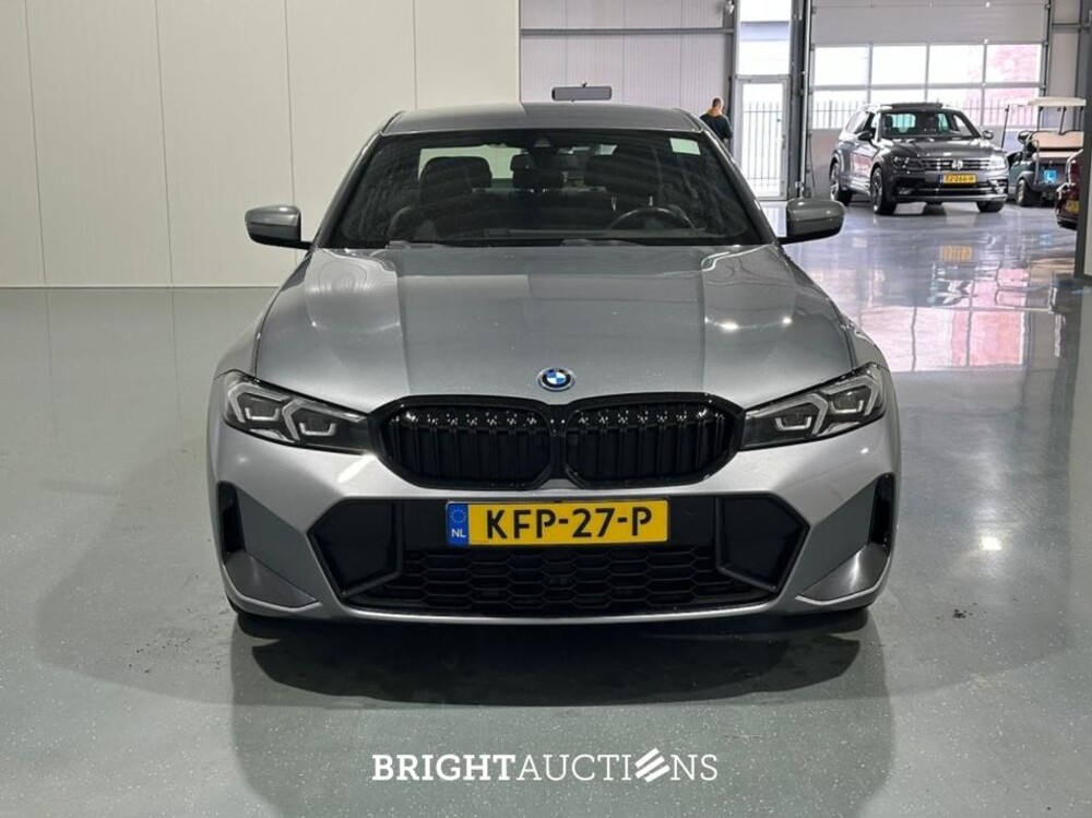 BMW 320e 3-serie M-pakket 272pk 2024 3-Serie, KFP-27-P