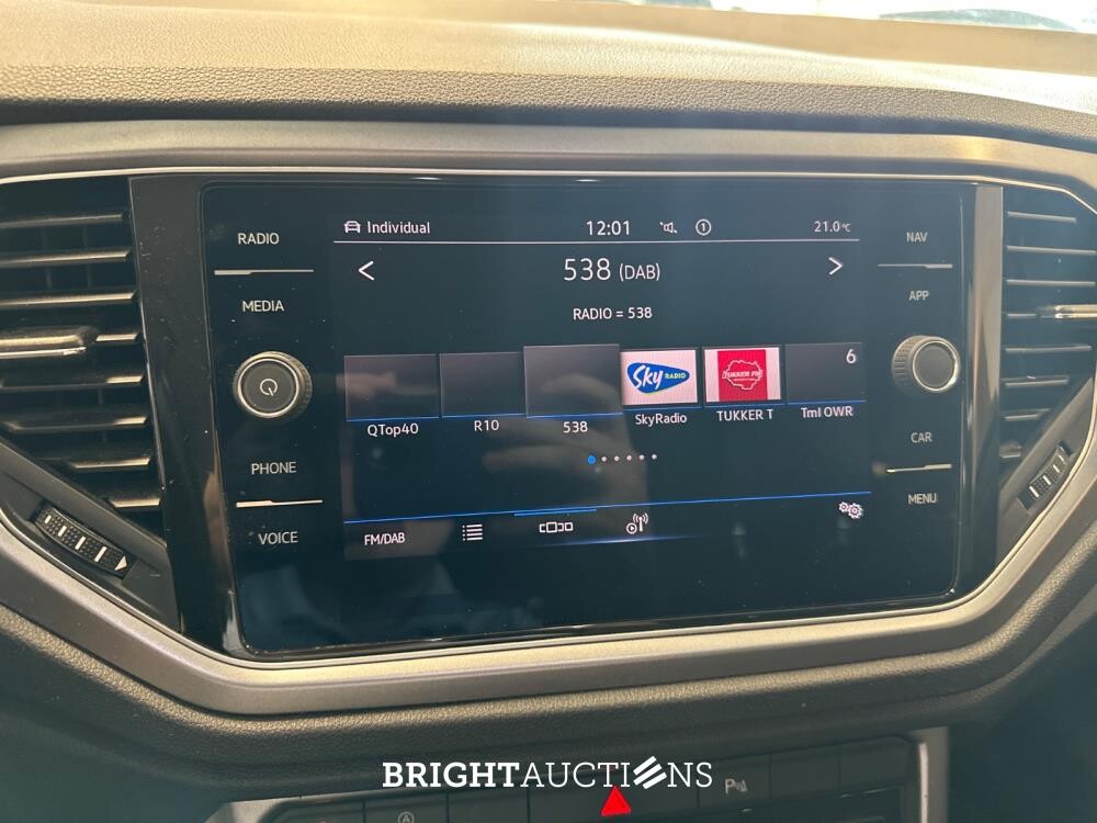 Volkswagen T-Roc Business 1.5 TSI 150 pk 2021, P-449-SZ