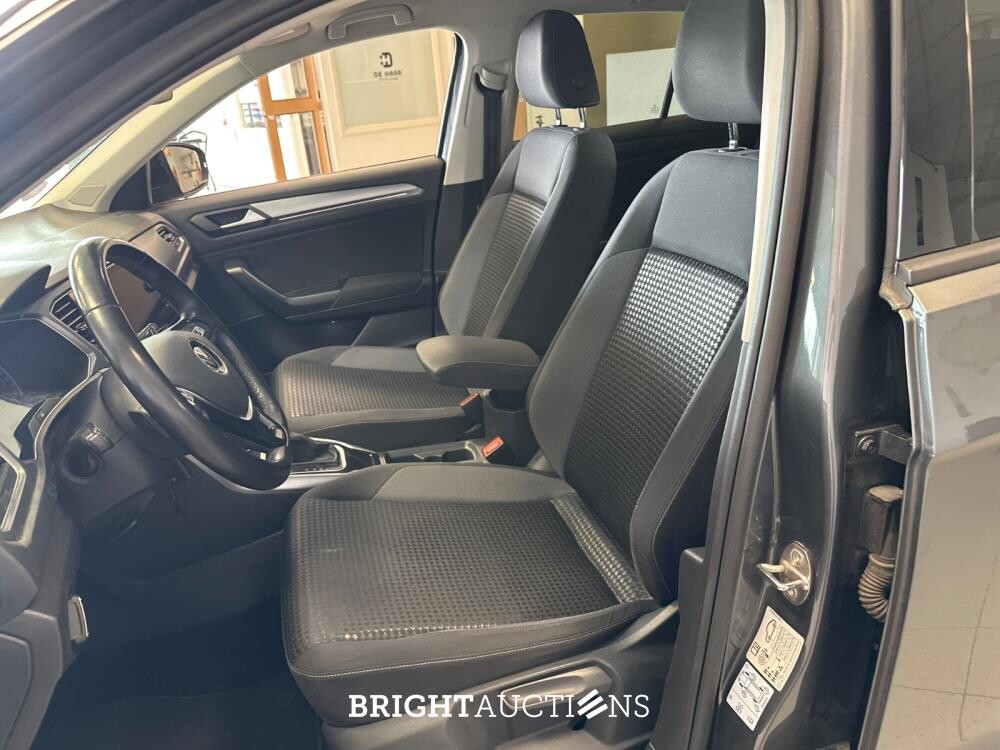 Volkswagen T-Roc Business 1.5 TSI 150 pk 2021, P-449-SZ