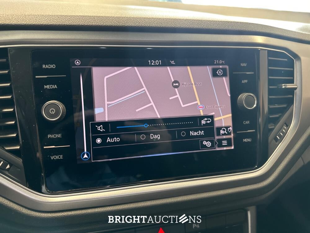 Volkswagen T-Roc Business 1.5 TSI 150 pk 2021, P-449-SZ
